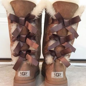 BAILEY BOW UGGS
